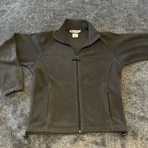 Columbia fleece jacket. Women’s size Medium. Gray.